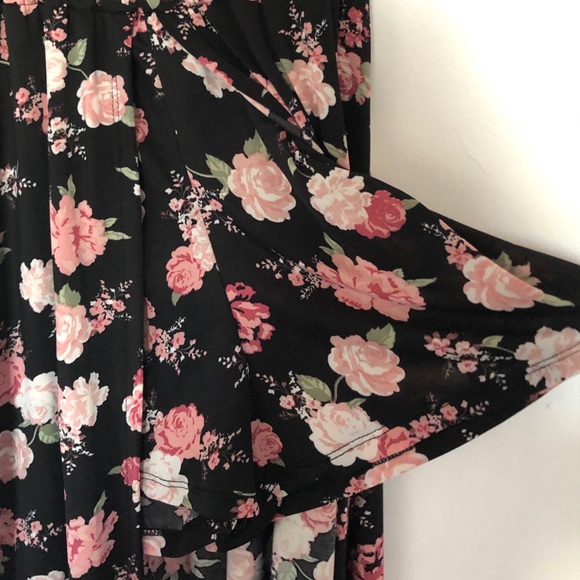 Floral off the shoulder romper - Picture 2 of 7